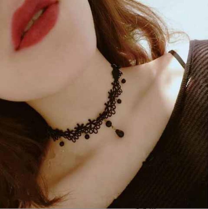 Choker lace necklace