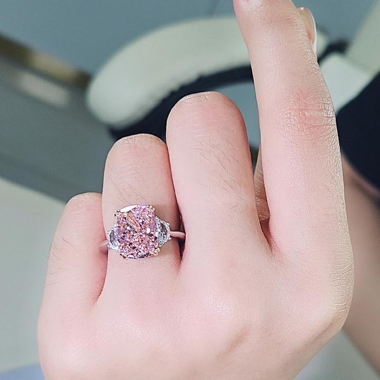 Cherry blossom pink diamond ring at the jewelry exhibition