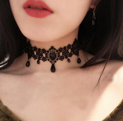 Choker lace necklace