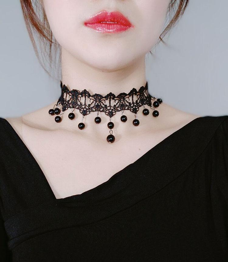 Choker lace necklace