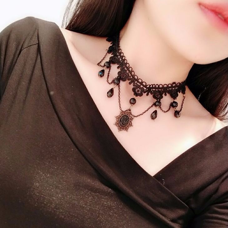 Choker lace necklace