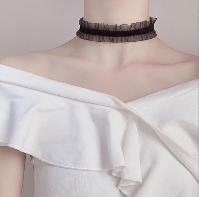 Choker lace necklace