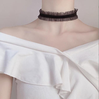 Choker lace necklace