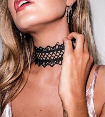 Choker lace necklace
