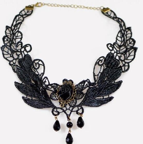 Choker lace necklace