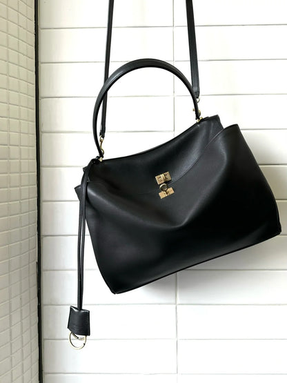 Leather tote bag
