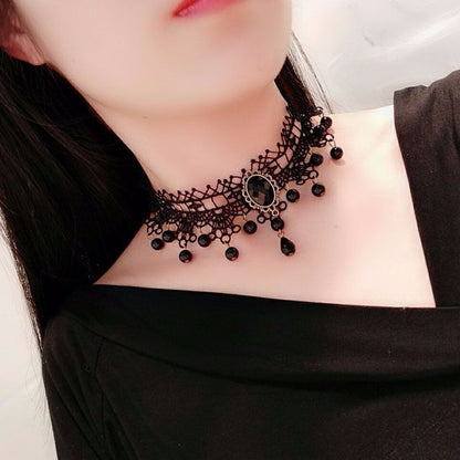 Choker lace necklace